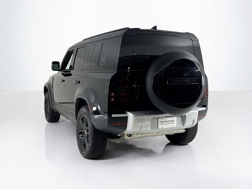 Used 2025 Land Rover Defender 110 S image 3