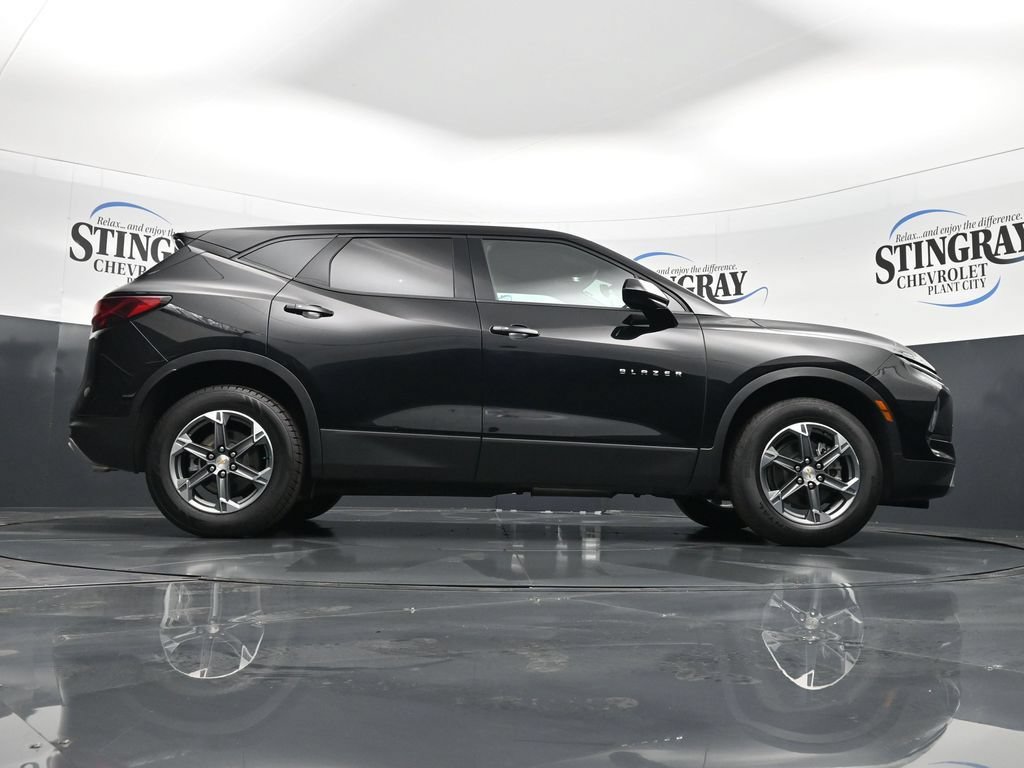 Used 2025 Chevrolet Blazer LT AWD/4WD image 36