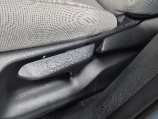 Used 2024 Toyota Corolla Cross L image 21