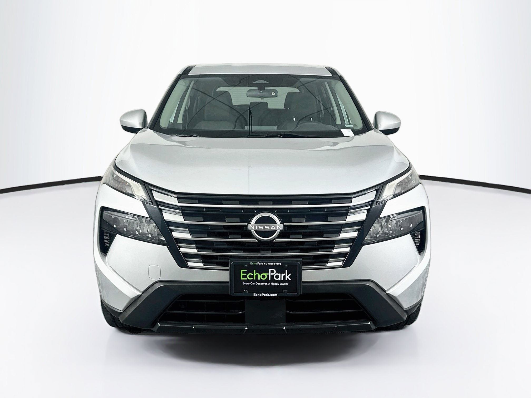 Used 2024 Nissan Rogue SV FWD image 2