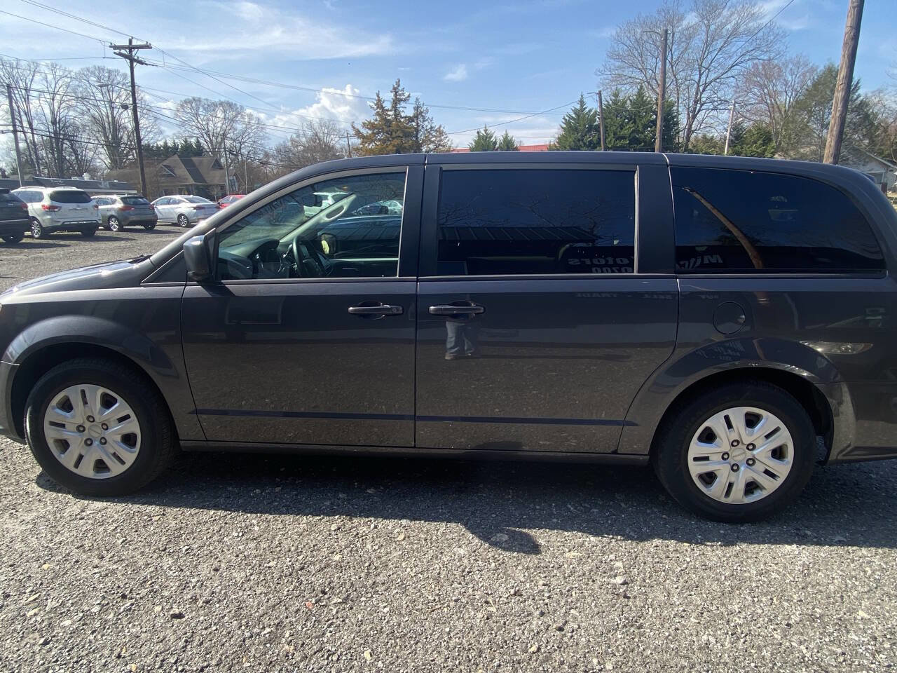 Used 2018 Dodge Grand Caravan SE w/ UConnect Hands-Free Group image 8