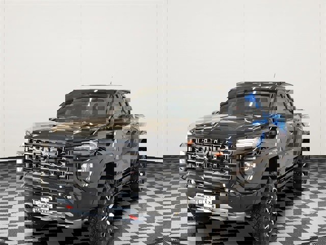 Used 2024 GMC Canyon AT4X image 9