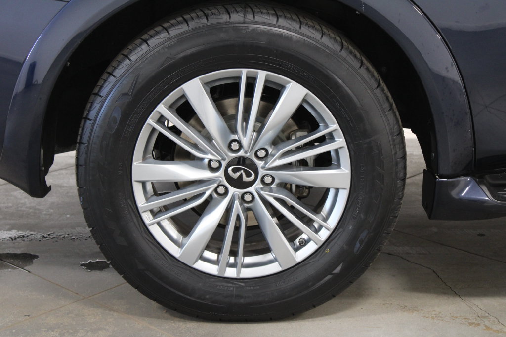 Used 2024 INFINITI QX80 Luxe RWD image 14