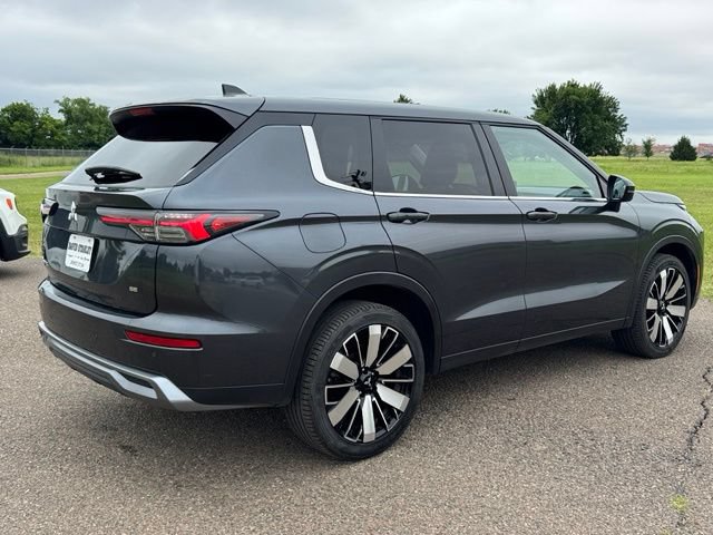 Used 2025 Mitsubishi Outlander SE FWD image 6