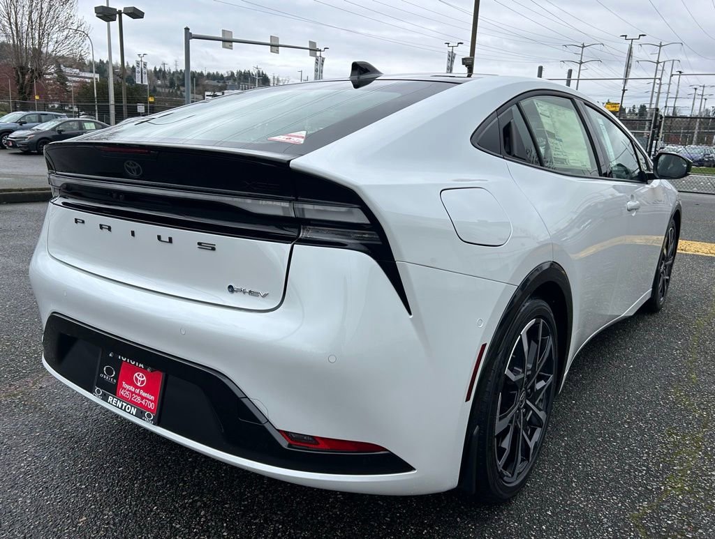 New 2026 Toyota Prius Plug-In Hybrid image 5