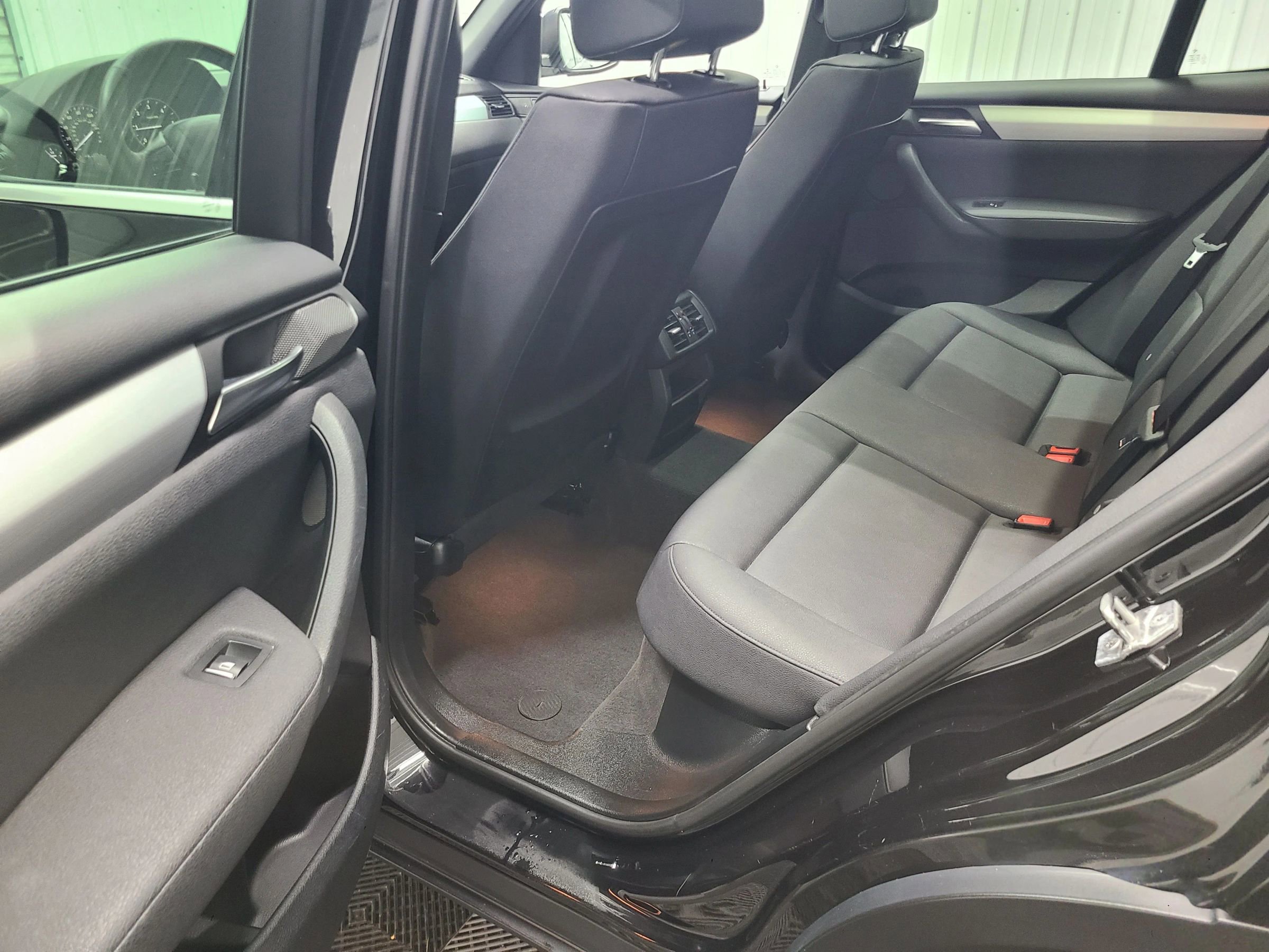 Used 2016 BMW X3 xDrive28d image 38