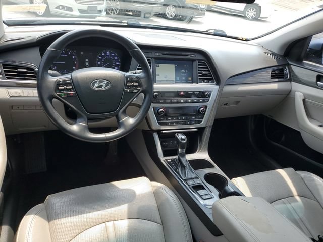 Used 2015 Hyundai Sonata Limited w/ Option Group 06 FWD image 10