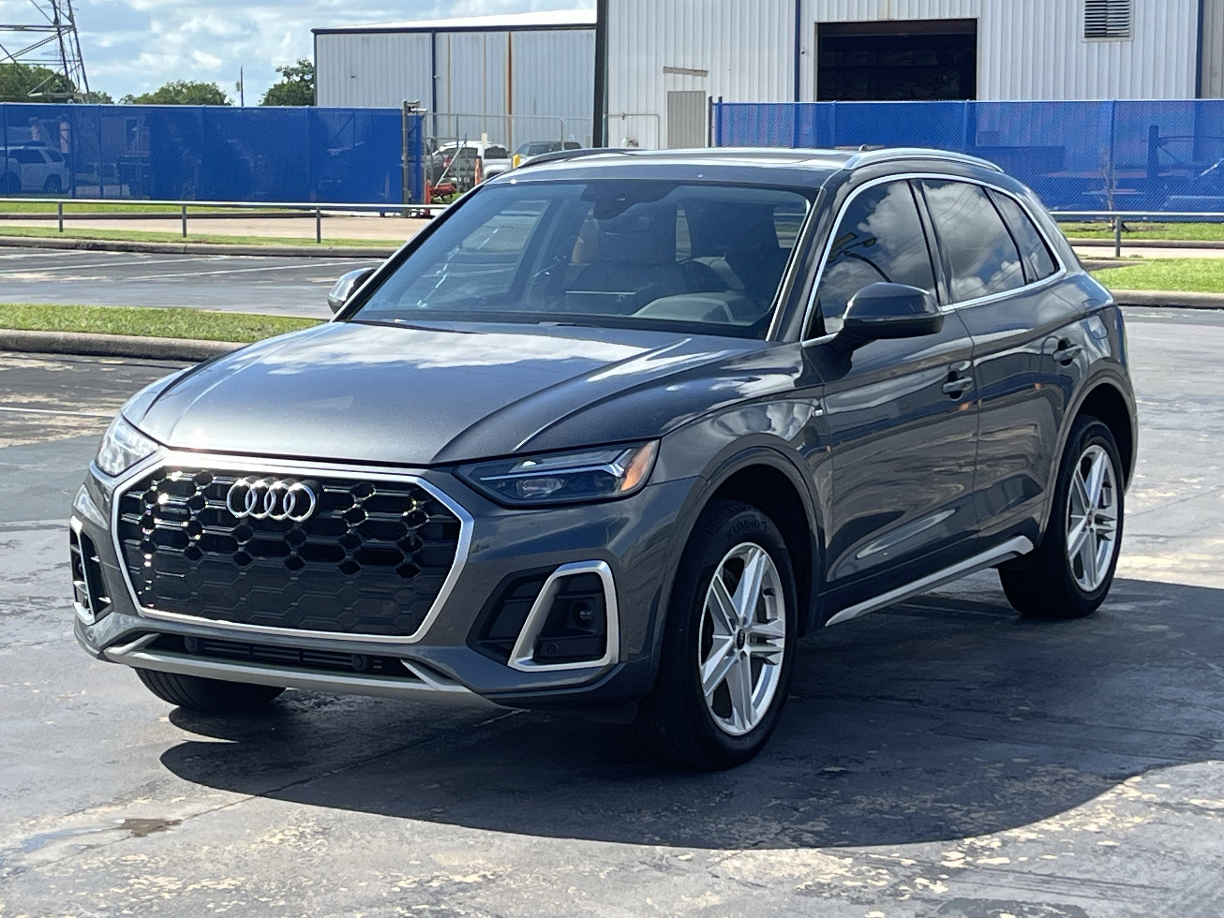 Used 2024 Audi Q5 e Premium AWD/4WD image 5