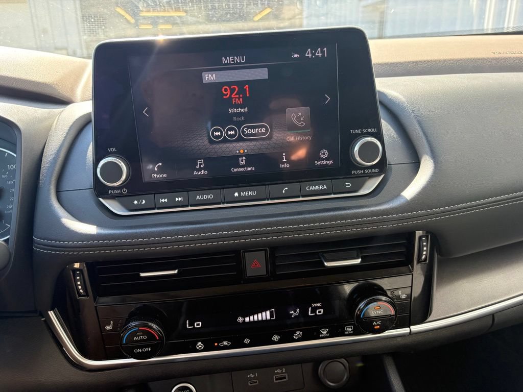 Used 2022 Nissan Rogue SV AWD/4WD image 11