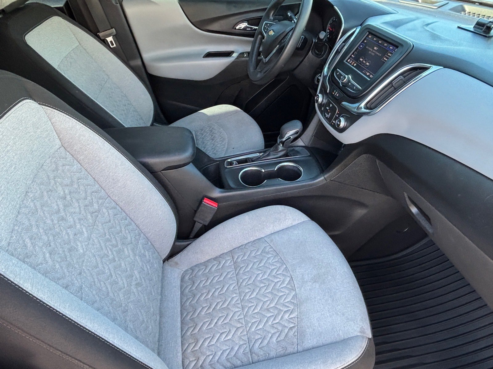 Used 2024 Chevrolet Equinox LS w/ Midnight Edition FWD image 30