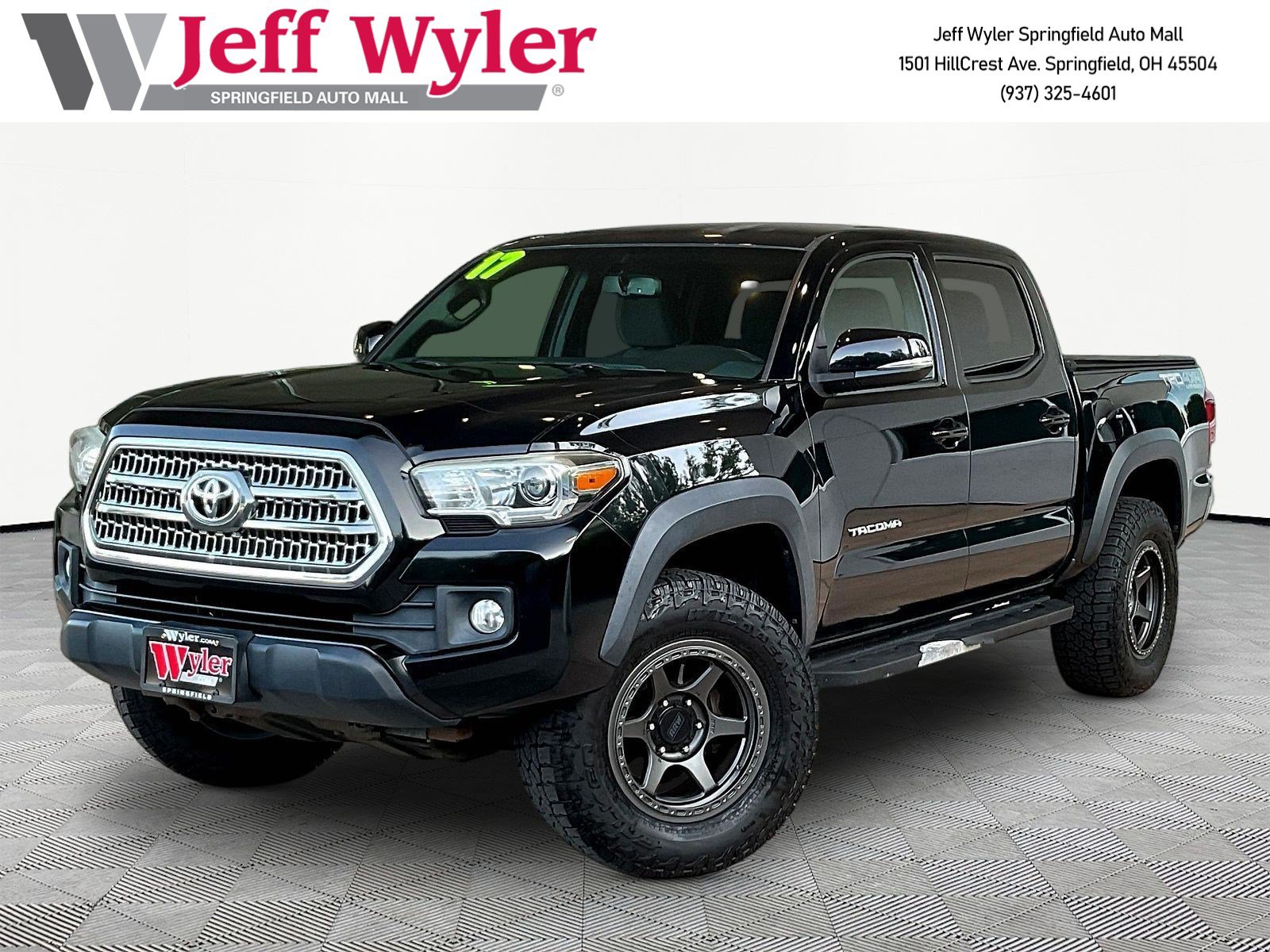 Used 2017 Toyota Tacoma TRD Off-Road w/ Tow Package (A/T) AWD/4WD image 1
