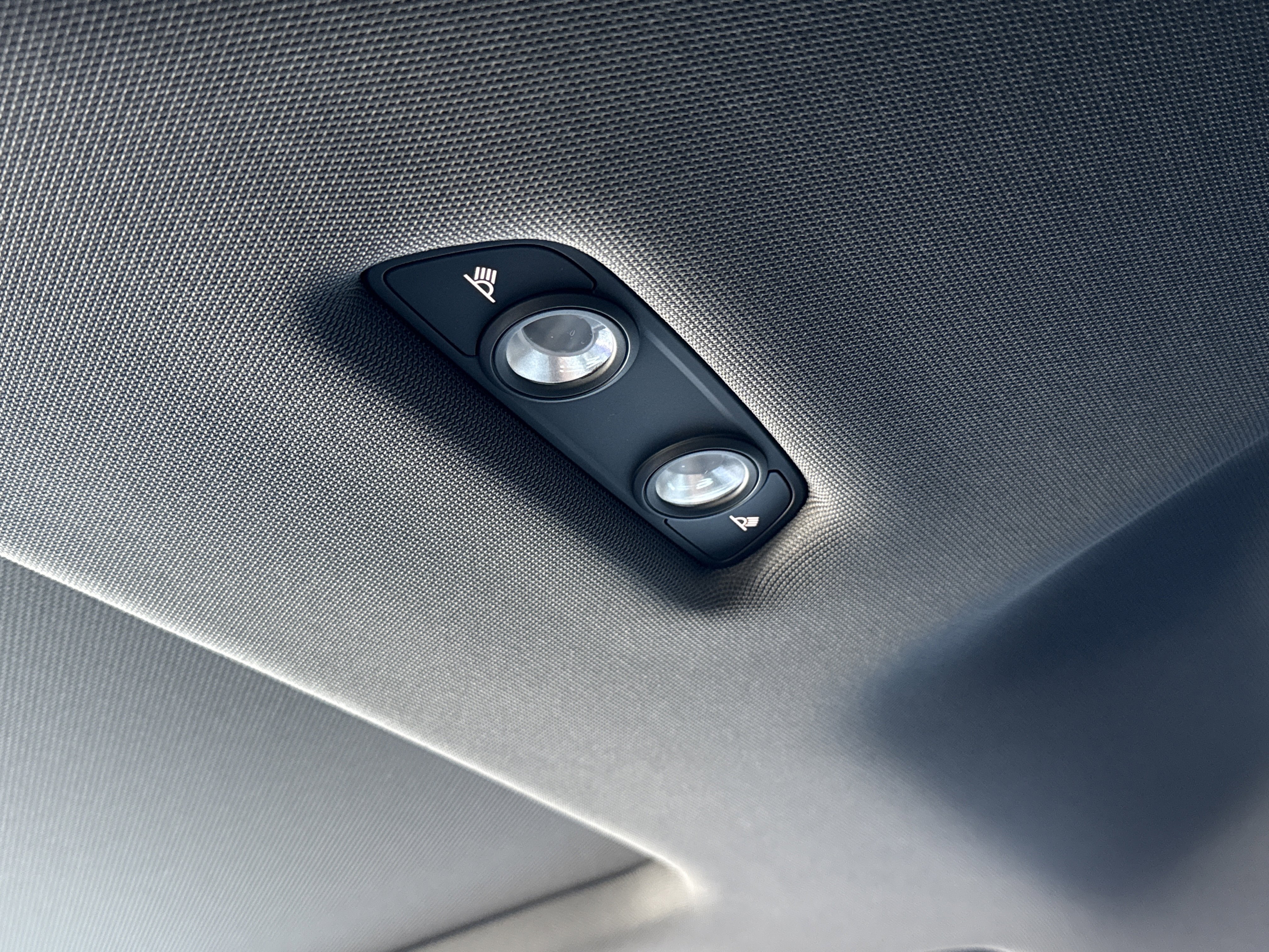 Used 2023 Audi e-tron Premium w/ Convenience Plus Package image 34