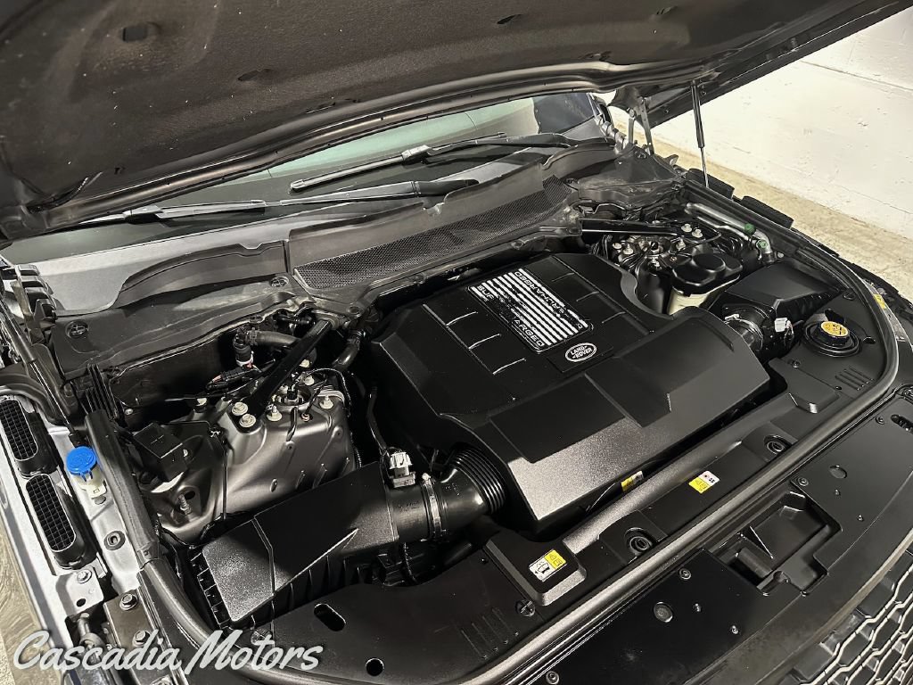 Used 2018 Land Rover Range Rover Supercharged AWD/4WD image 34