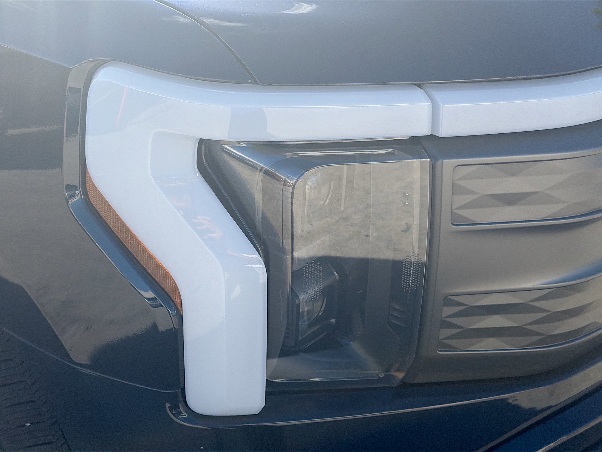 Used 2023 Ford F150 Lightning Lariat image 32