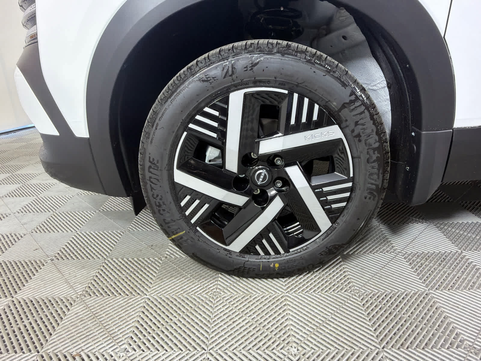 New 2026 Nissan Kicks SV w/ Cold Weather Package FWD image 9