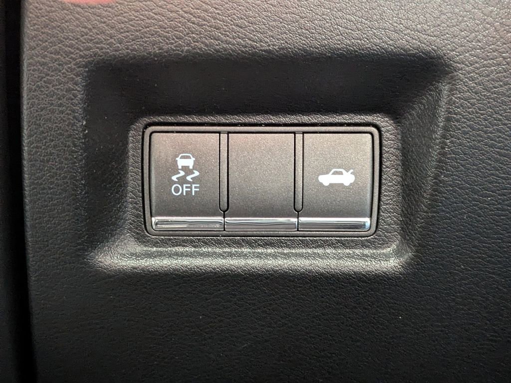 Used 2017 INFINITI Q60 w/ Premium Plus Package 3.0T image 26