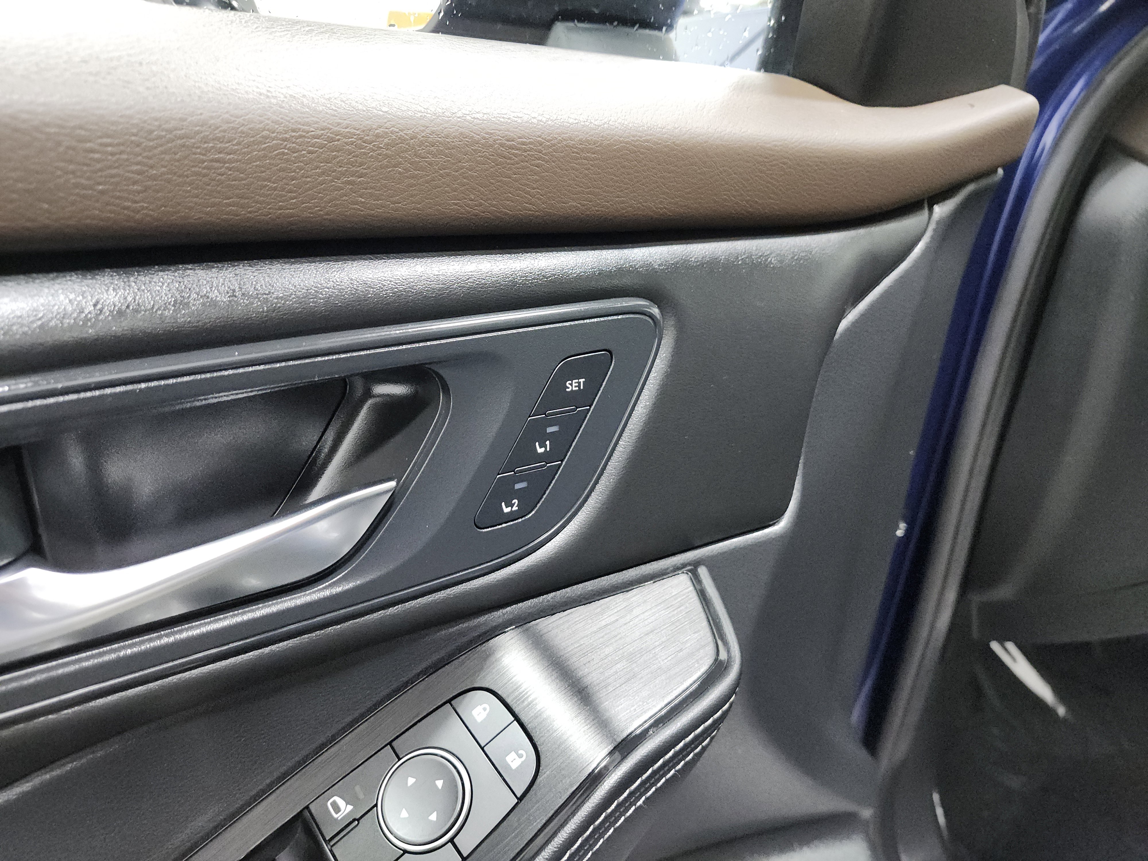 Used 2023 Nissan Rogue SL w/ SL Premium Package image 31