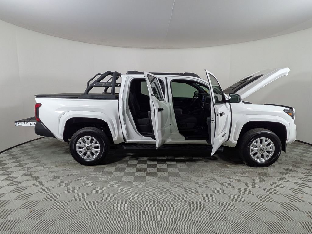 Used 2024 Toyota Tacoma SR AWD/4WD image 9