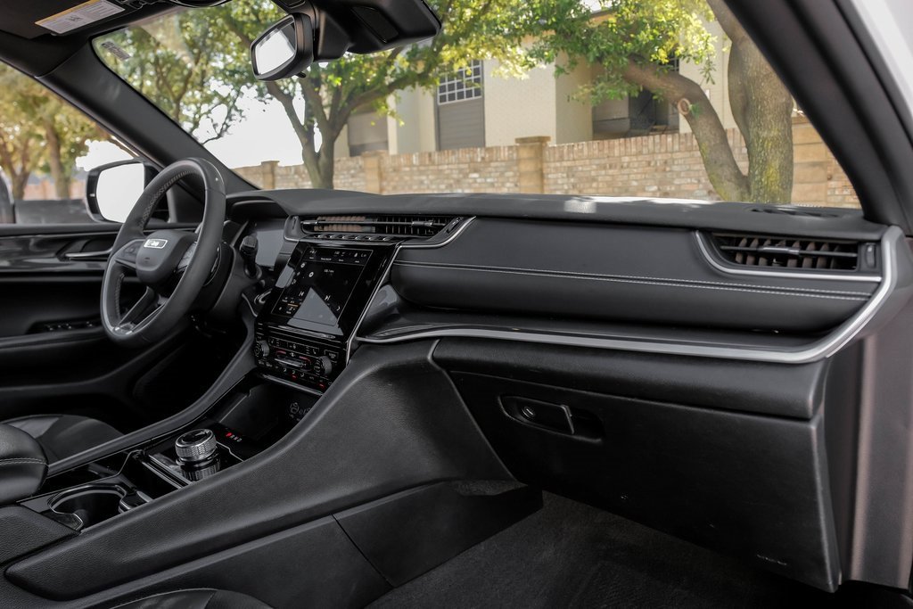 Used 2023 Jeep Grand Cherokee L Laredo image 23