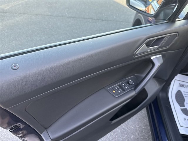 Used 2021 Volkswagen Tiguan SE w/ Panoramic Sunroof Package image 23