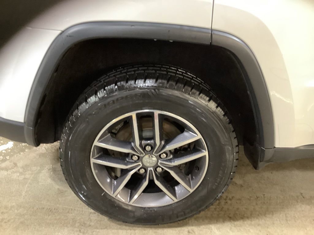 Certified 2018 Jeep Grand Cherokee Limited image 14