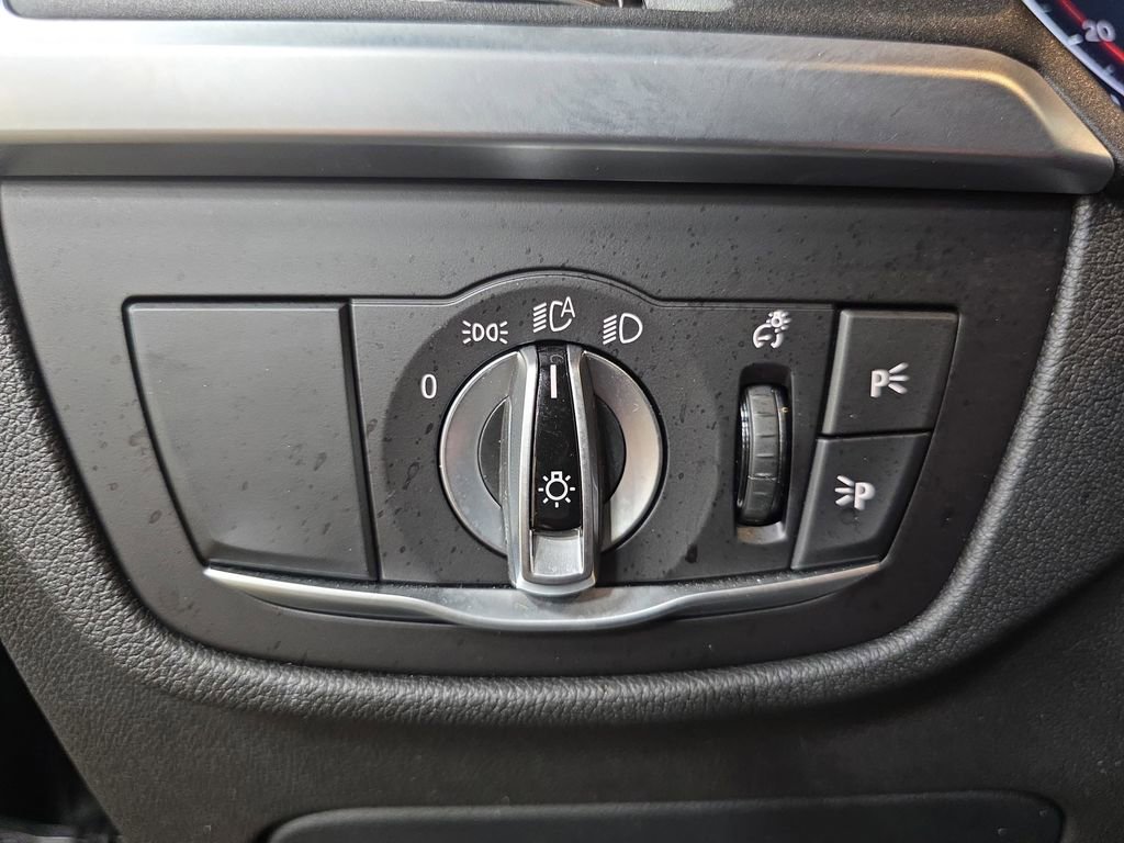 Used 2025 BMW X4 xDrive30i image 27