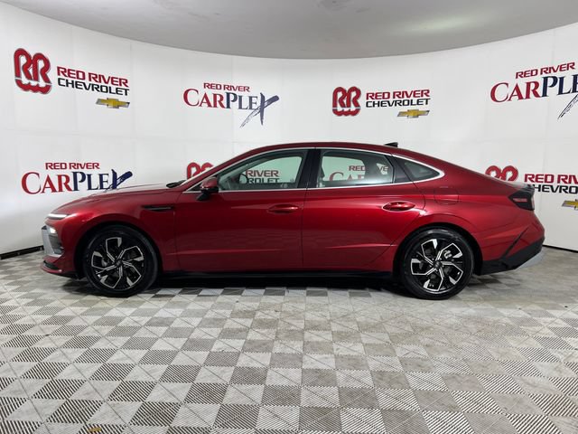 Used 2025 Hyundai Sonata SEL FWD image 4