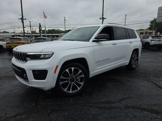 Used 2025 Jeep Grand Cherokee L Overland w/ Advanced Protech Group III AWD/4WD image 2