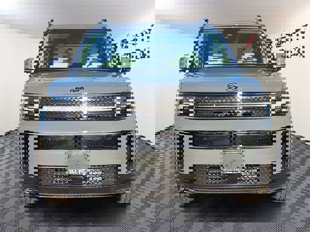 Used 2025 Hyundai Santa Fe Calligraphy image 2