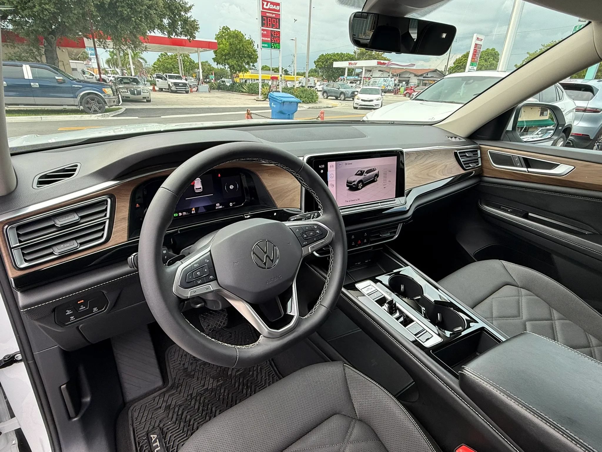Used 2024 Volkswagen Atlas SE FWD image 12