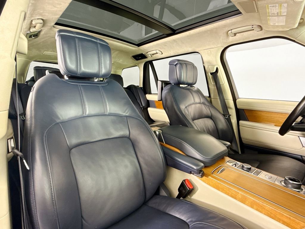 Used 2020 Land Rover Range Rover Long Wheelbase Autobiography image 14