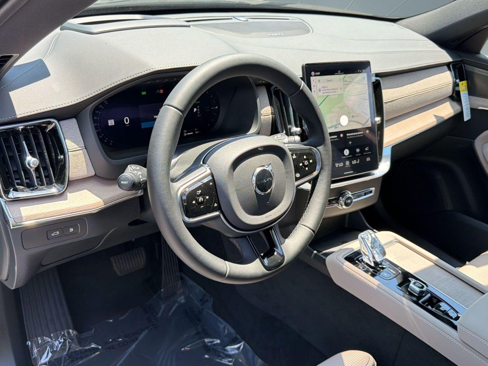 New 2026 Volvo XC90 T8 Ultra w/ Protection Package AWD/4WD image 4
