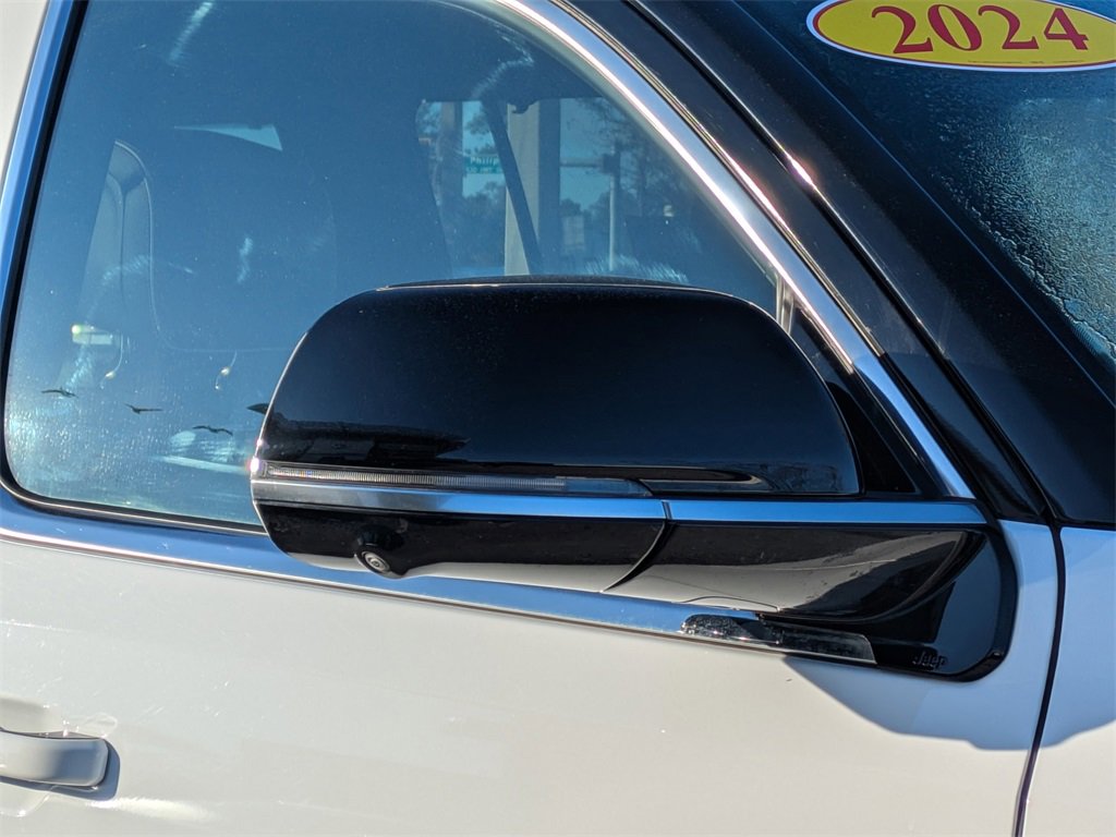 Used 2024 Jeep Grand Wagoneer L Series III image 12