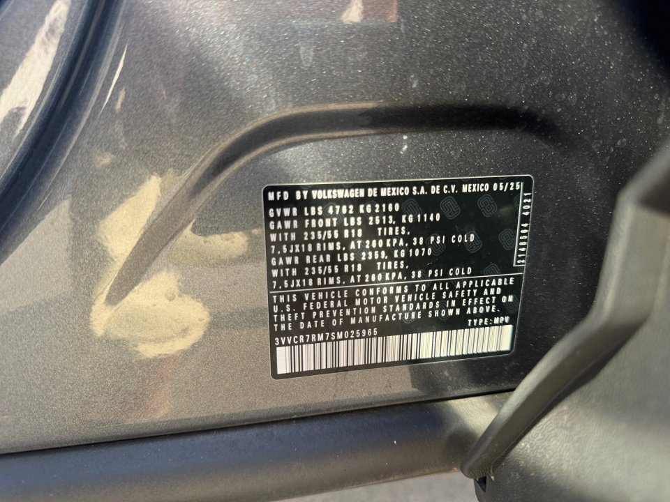 Used 2025 Volkswagen Tiguan S w/ 18" Wheel Package image 39