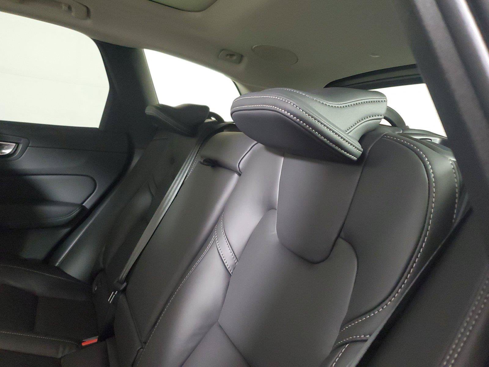 New 2027 Volvo XC60 B5 Ultra AWD/4WD image 13