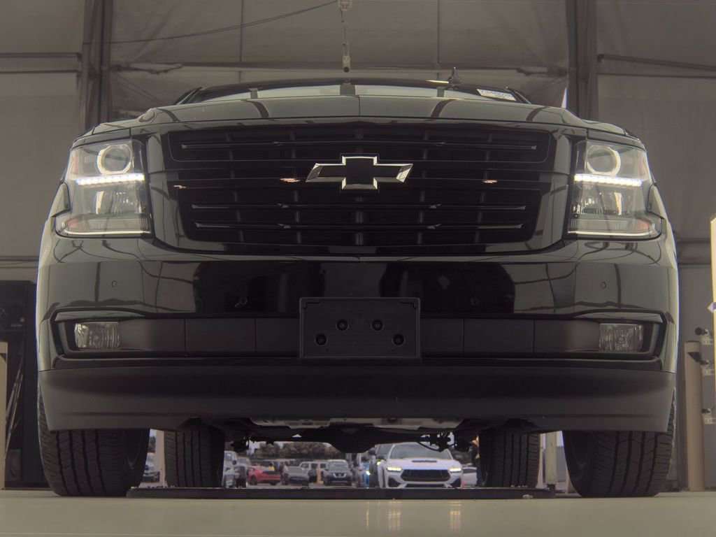 Used 2019 Chevrolet Suburban Premier image 3