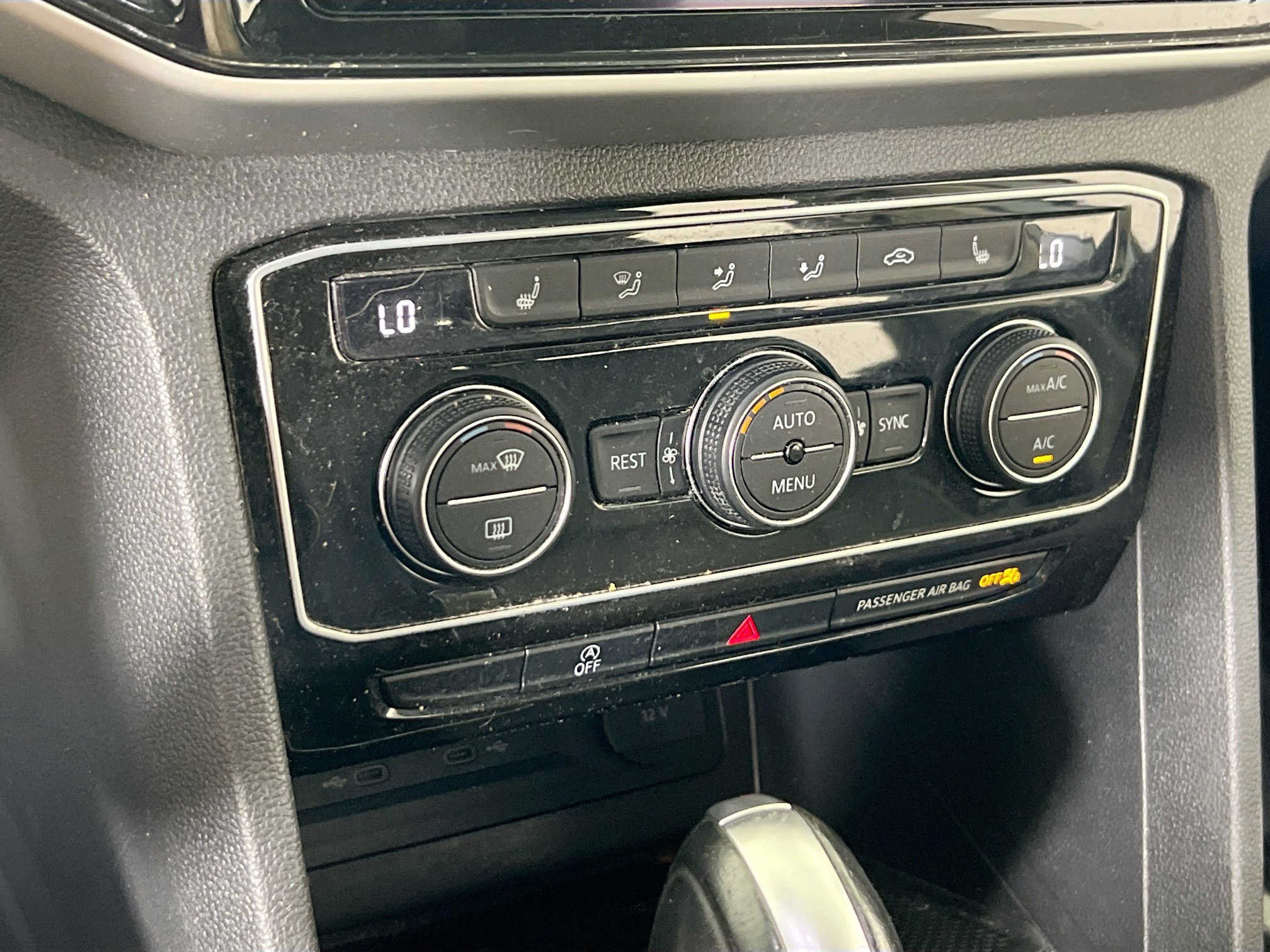 Used 2022 Volkswagen Atlas SE image 15