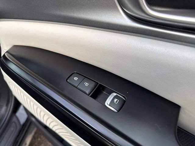 Used 2023 Kia Carnival LX image 44