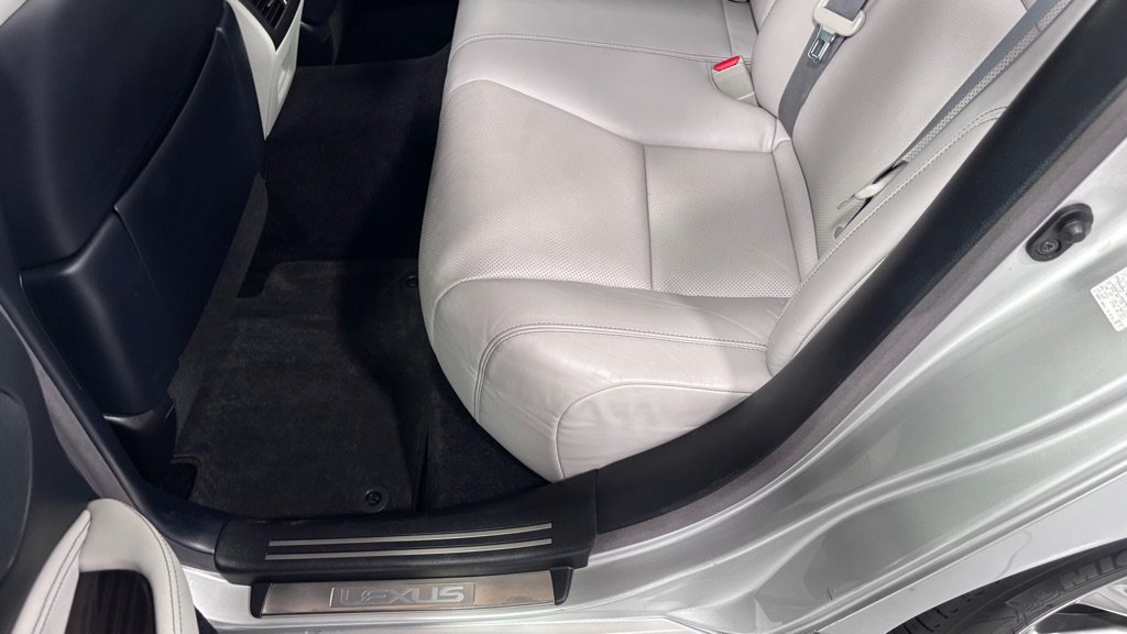 Used 2017 Lexus LS 460 w/ Comfort Package RWD image 22