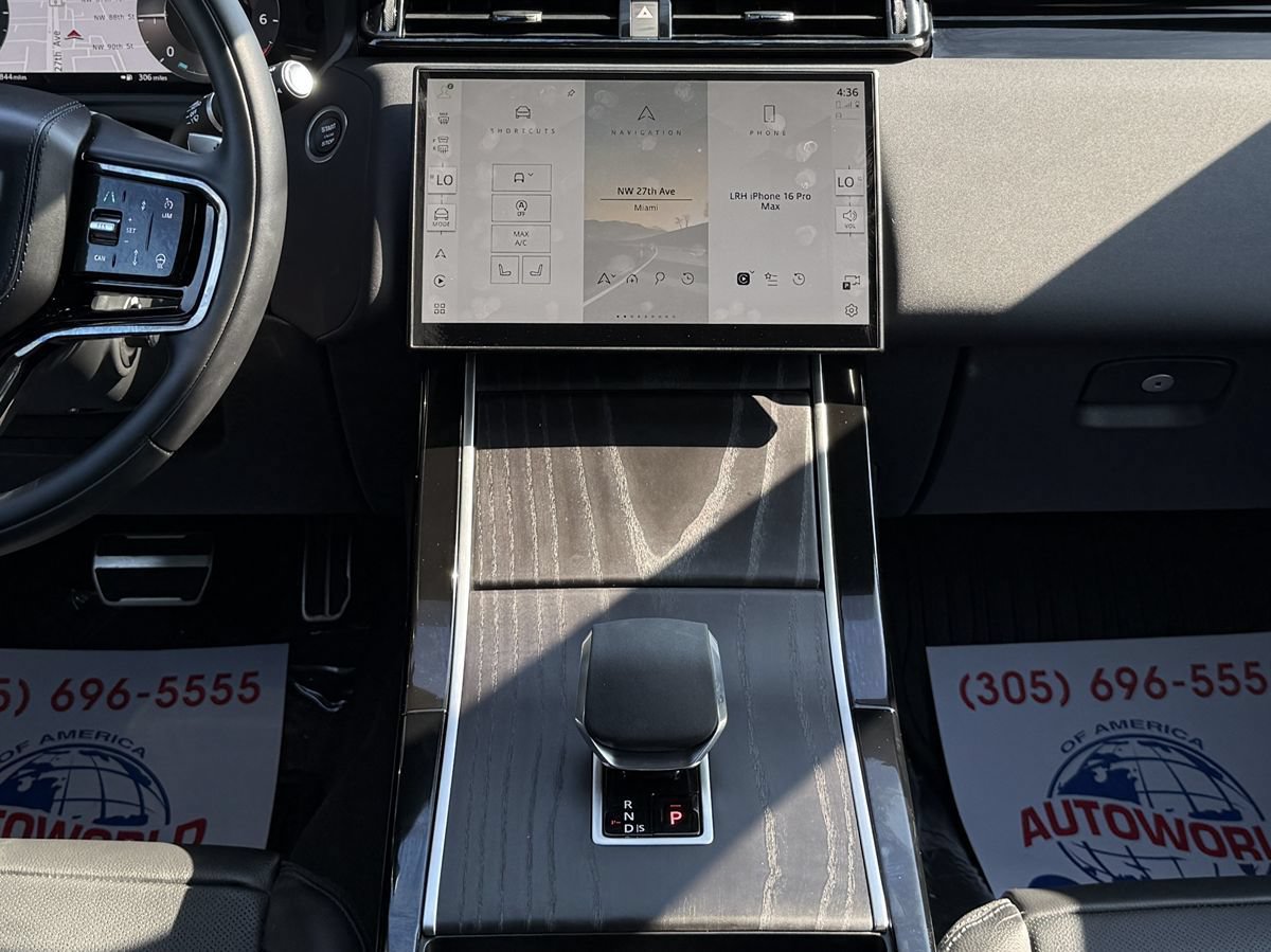 Used 2026 Land Rover Range Rover Velar Dynamic SE AWD/4WD image 18