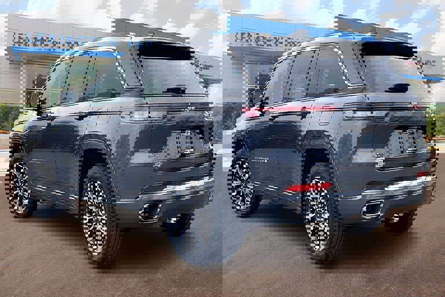 Used 2023 Jeep Grand Cherokee Overland video 2