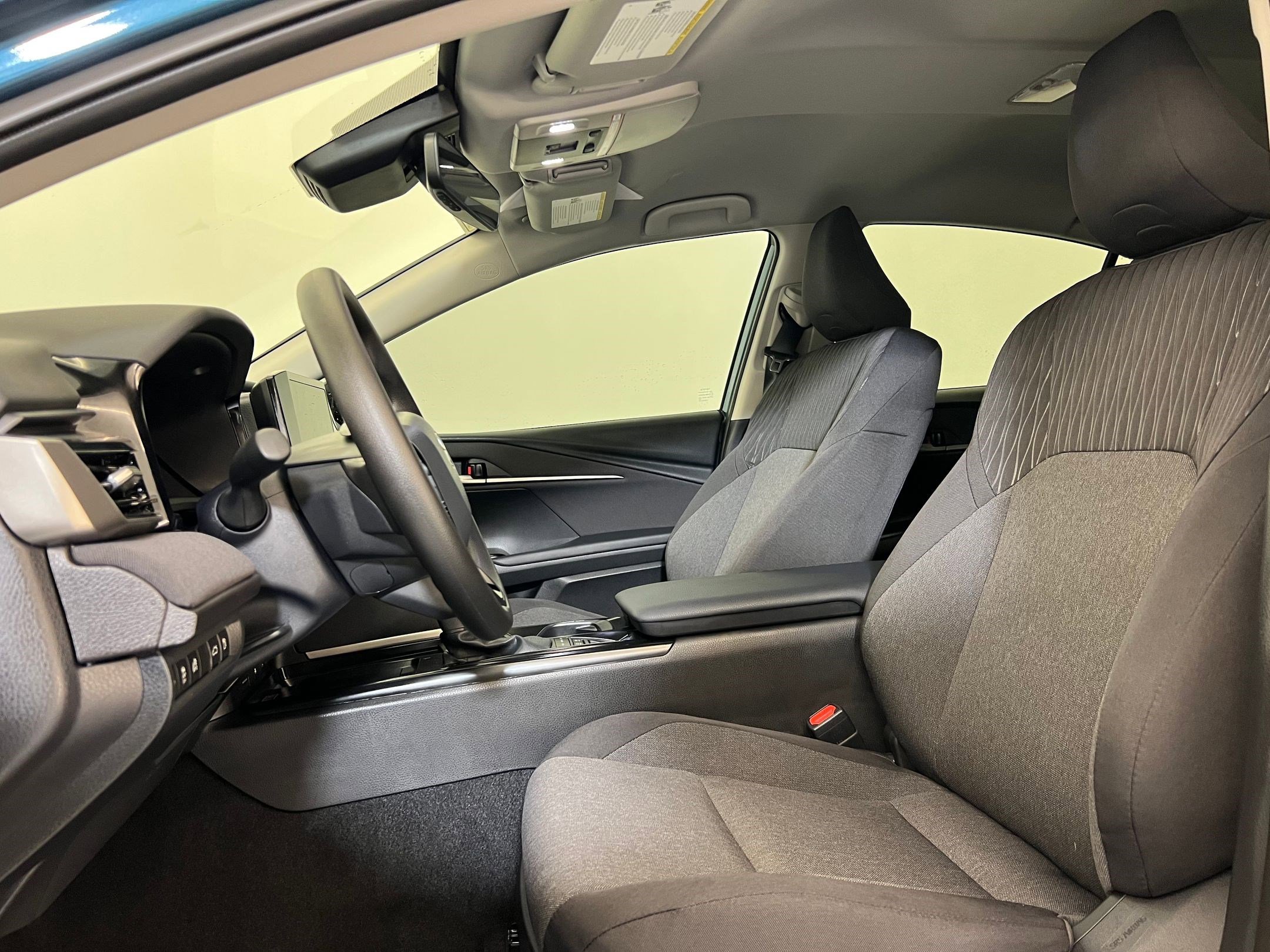 Used 2026 Toyota Camry LE w/ Convenience Package image 5