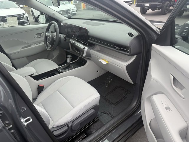 Used 2025 Hyundai Kona SEL image 13