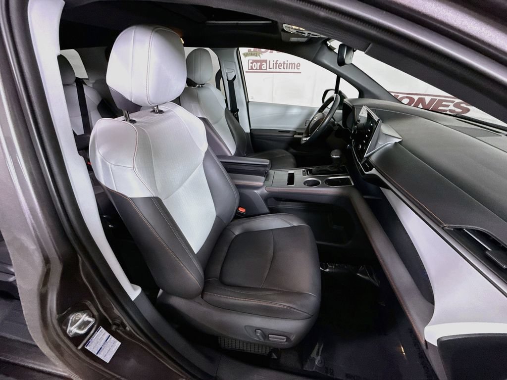 Certified 2021 Toyota Sienna XSE AWD/4WD image 35