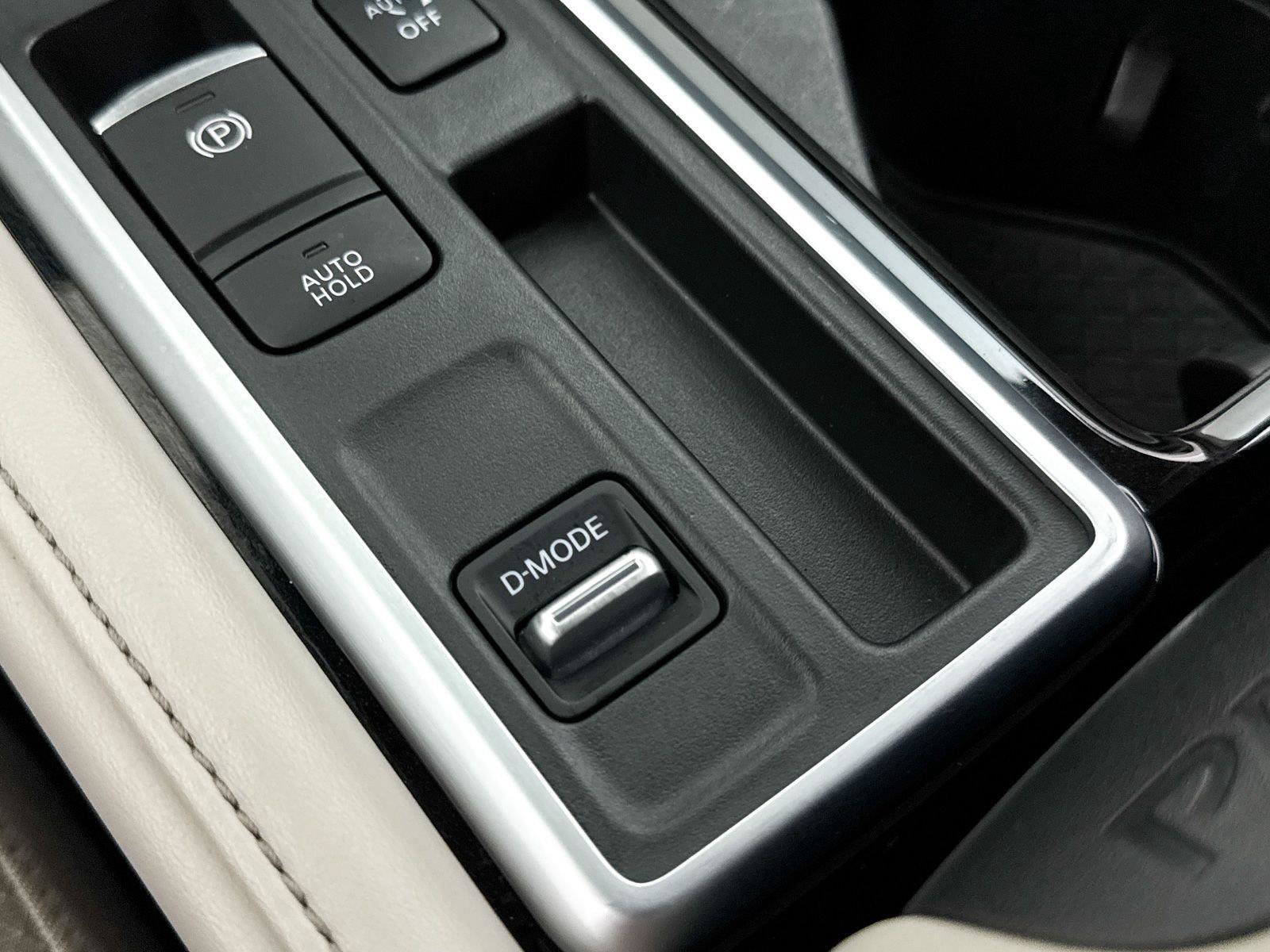 Used 2022 Nissan Pathfinder SV FWD image 7