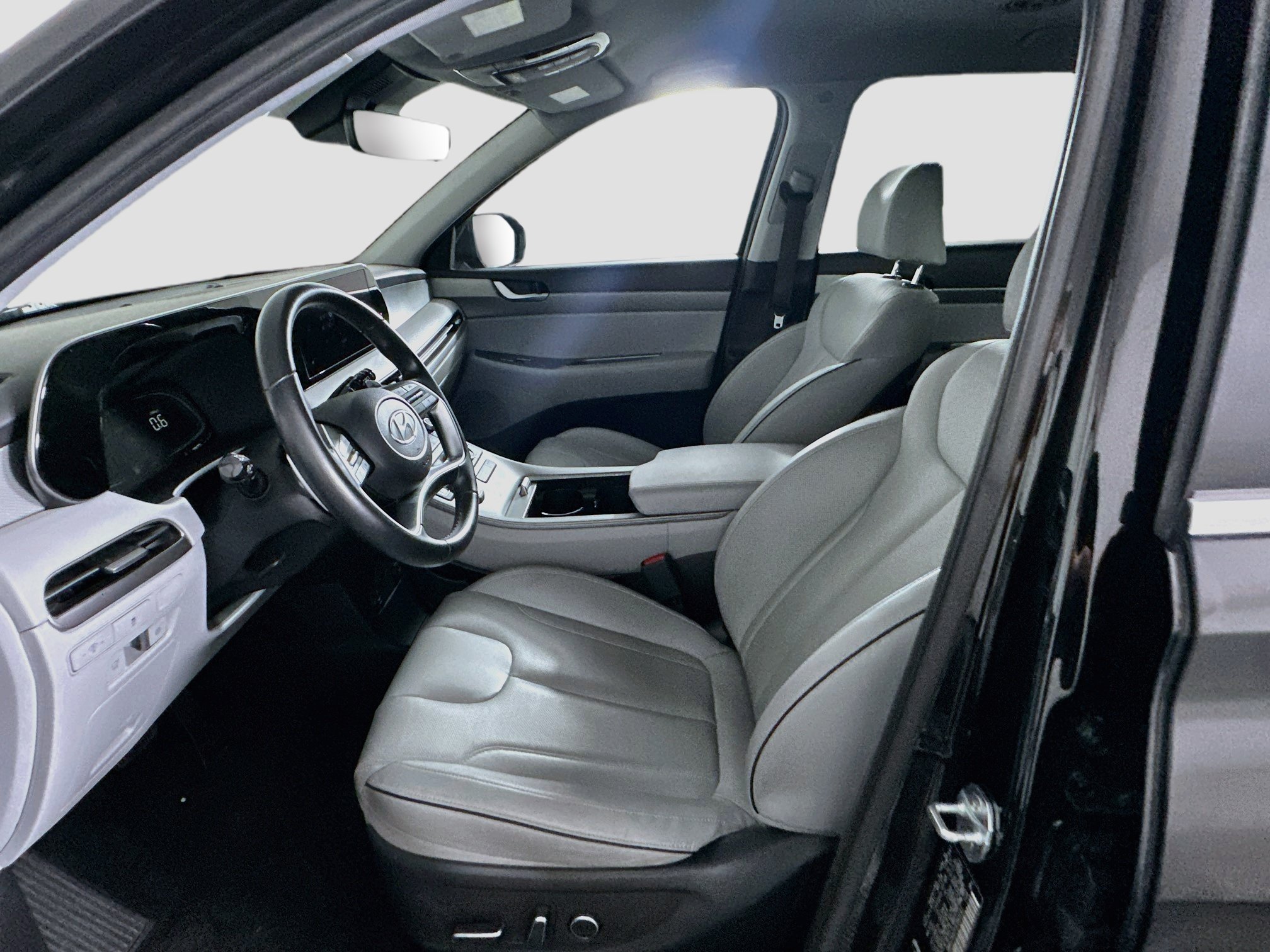 Used 2025 Hyundai Palisade SEL FWD image 13
