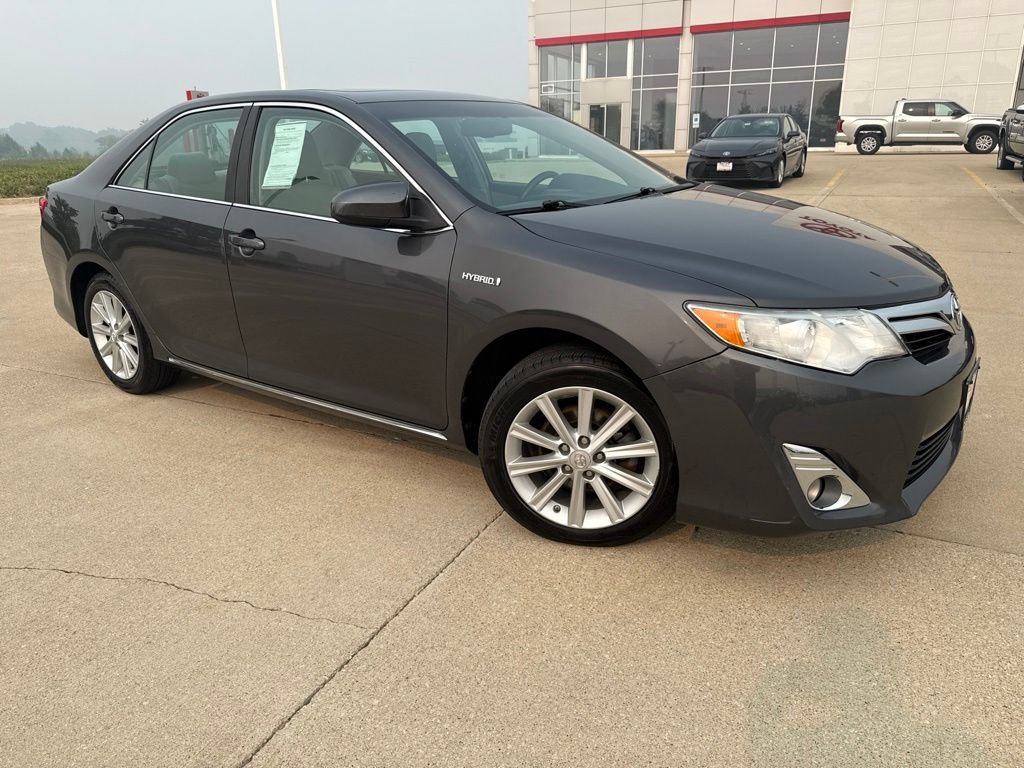 Used 2012 Toyota Camry XLE w/ Leather Pkg FWD image 2