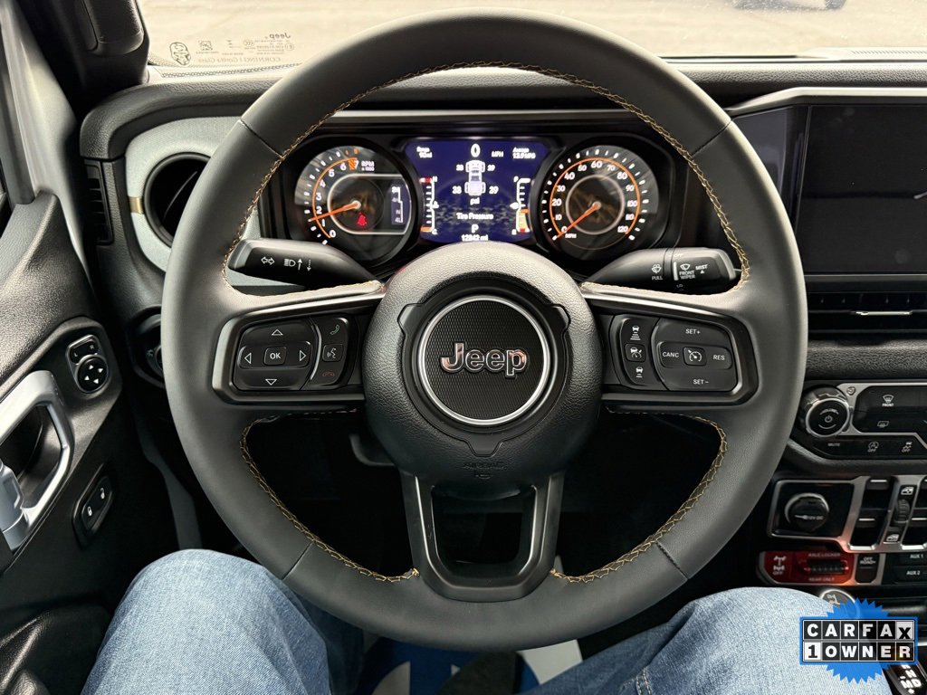 Used 2024 Jeep Gladiator Sport image 10