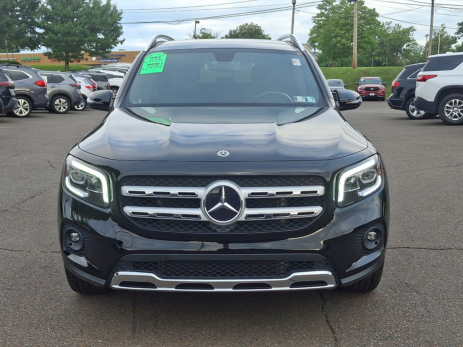 Used 2021 Mercedes-Benz GLB 250 4MATIC image 2
