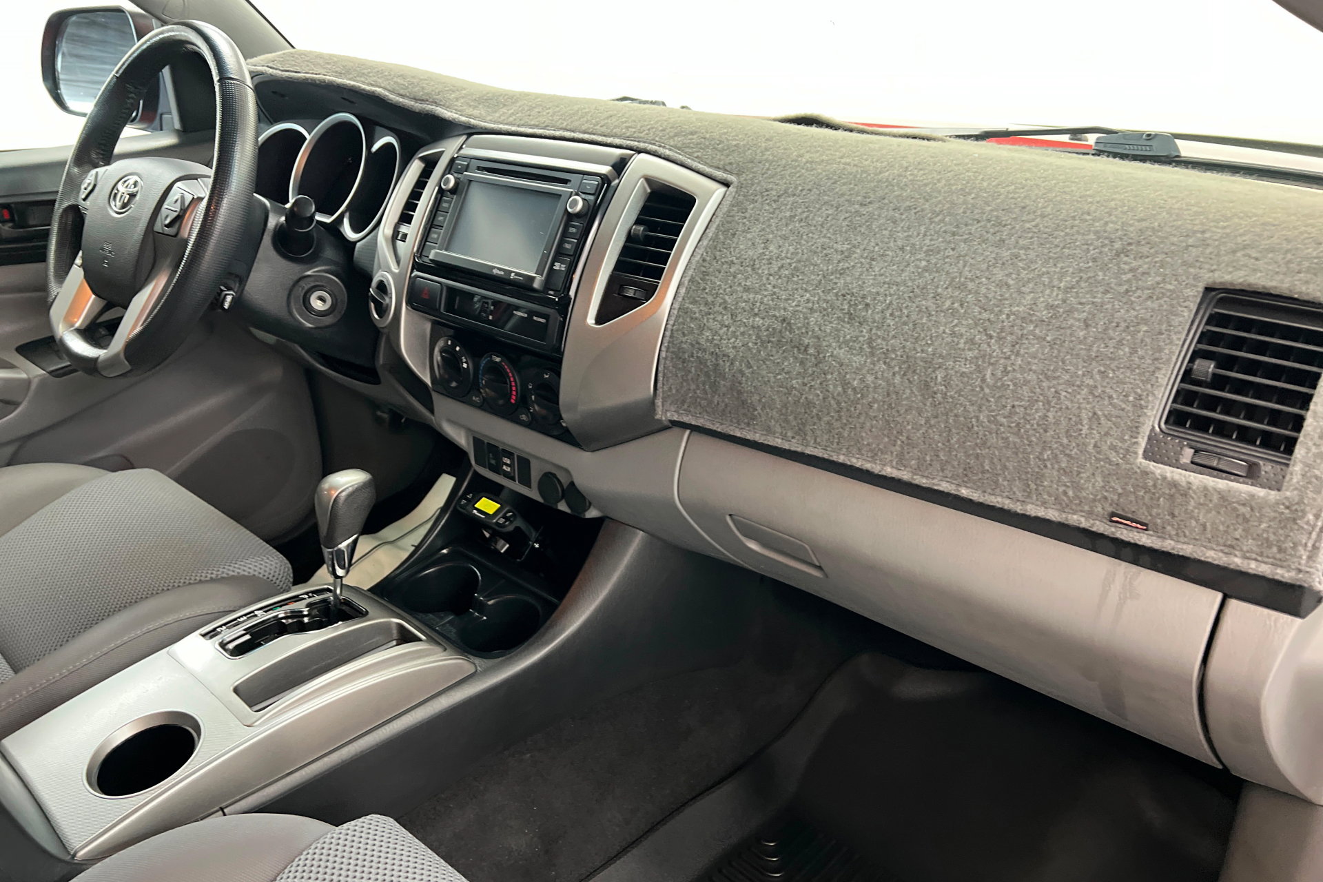 Used 2014 Toyota Tacoma w/ TRD Off-Road Package image 23